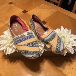 NWT toms shoes